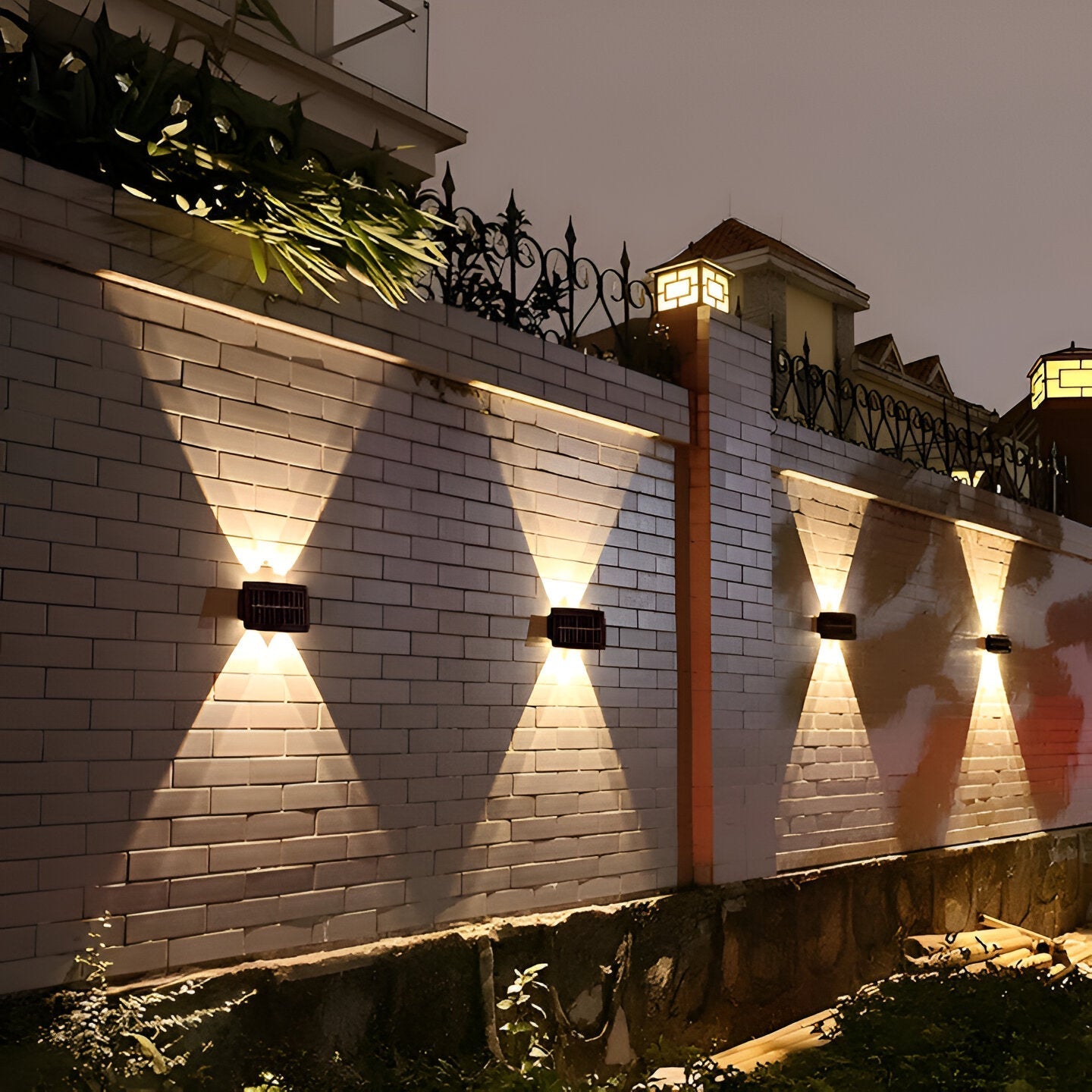 Norvo | Vanntett LED solvegglys for utendørs med opp- og nedbelysning