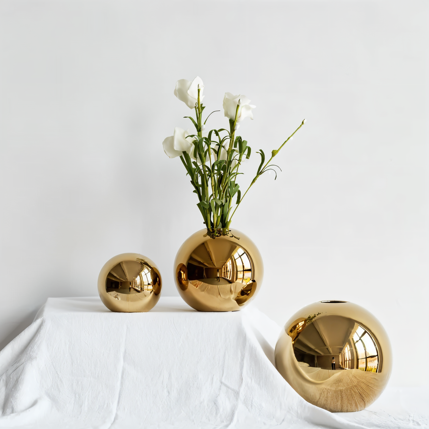 Norvo | Keramikk vase Aurelia Gold | Rund form med glanset finish | Tidløst elegant & allsidig | For blomster & dekor
