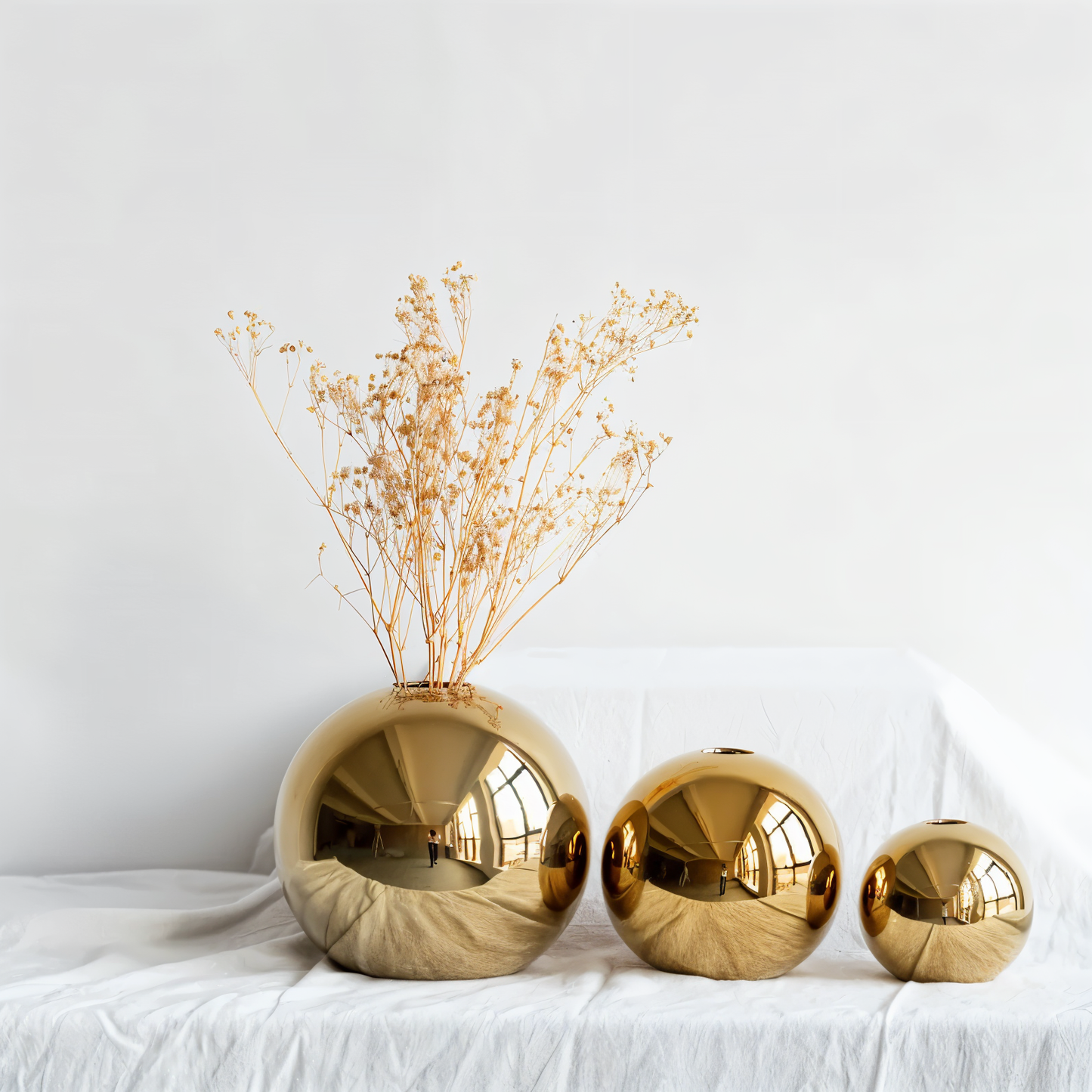 Norvo | Keramikk vase Aurelia Gold | Rund form med glanset finish | Tidløst elegant & allsidig | For blomster & dekor