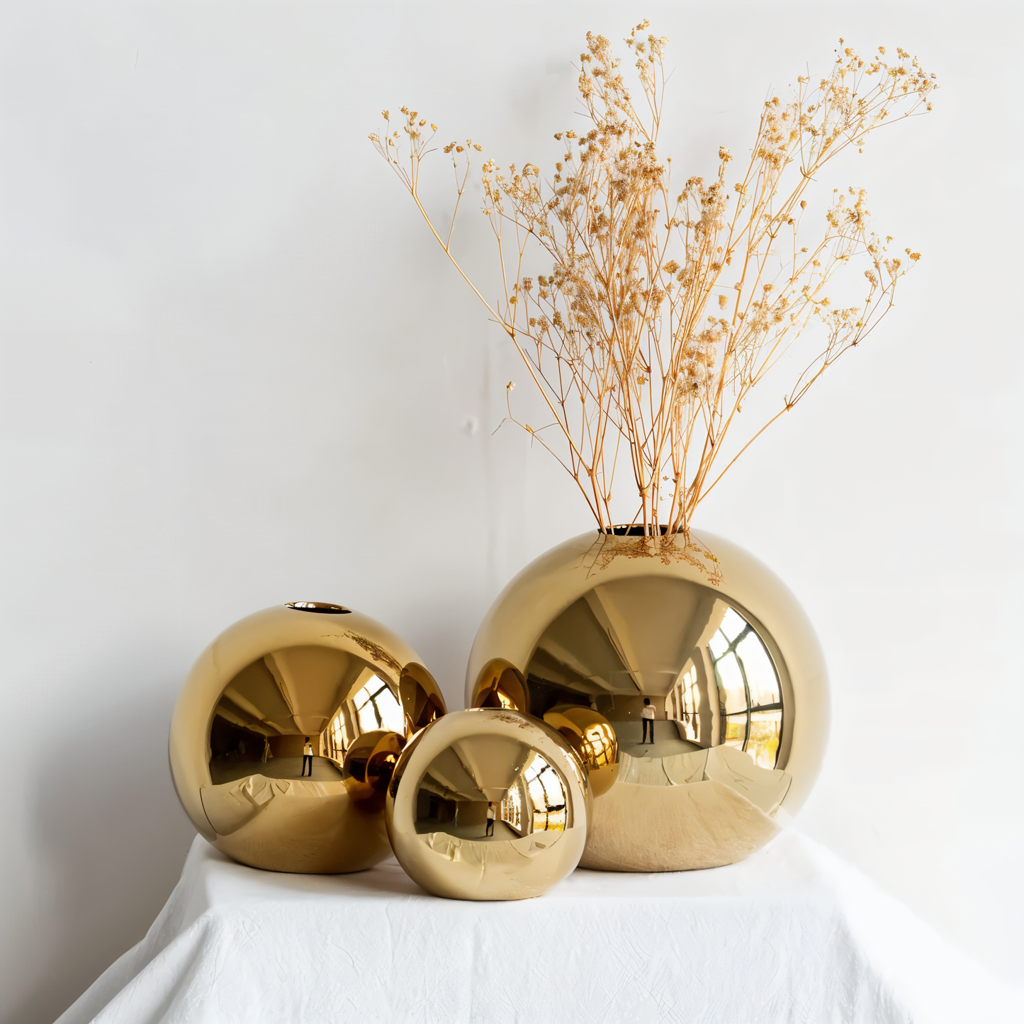 Norvo | Keramikk vase Aurelia Gold | Rund form med glanset finish | Tidløst elegant & allsidig | For blomster & dekor