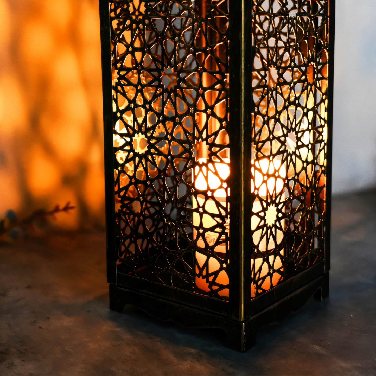 Norvo | Dekorativt Jernlysholder med Arabesque-Mønster