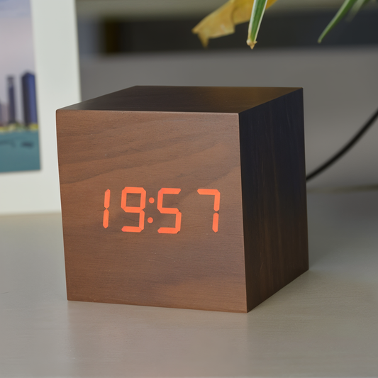 Norvo | Digital LED Klokke - Kubeklokke - Treklokke