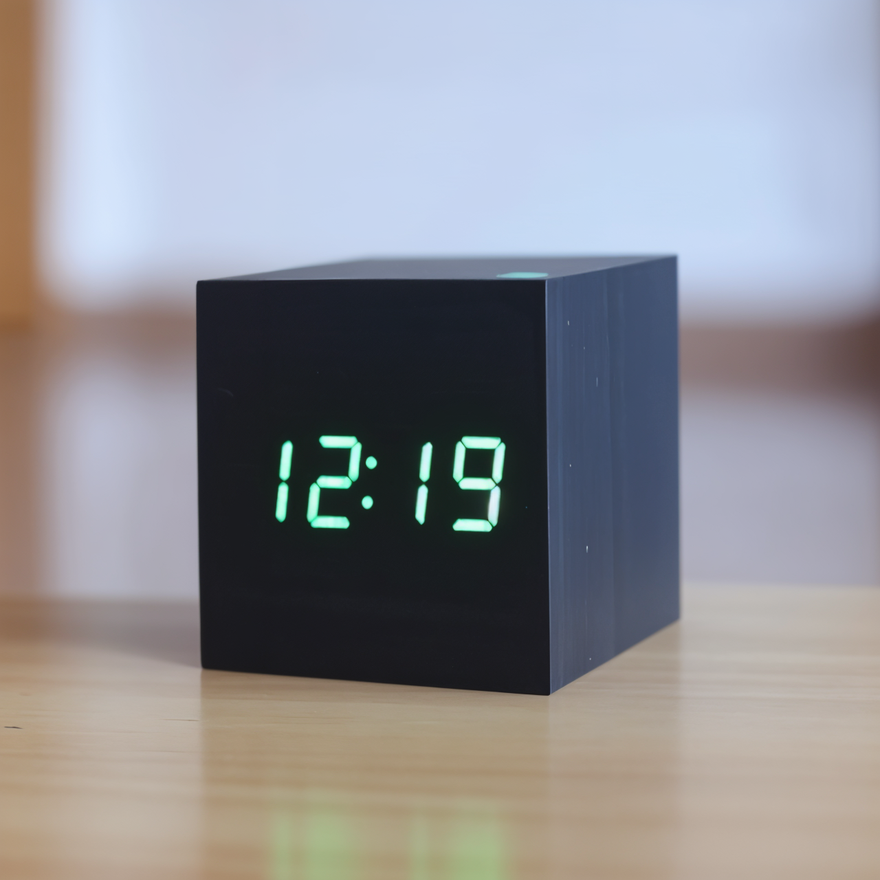Norvo | Digital LED Klokke - Kubeklokke - Treklokke