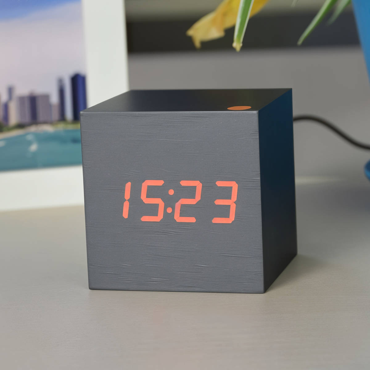 Norvo | Digital LED Klokke - Kubeklokke - Treklokke