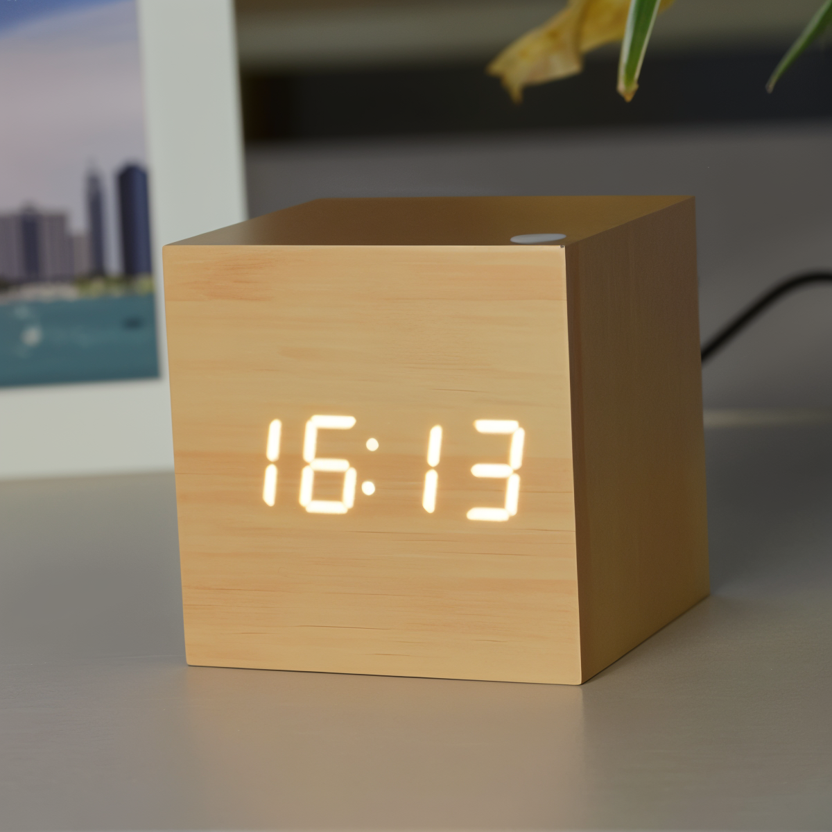 Norvo | Digital LED Klokke - Kubeklokke - Treklokke