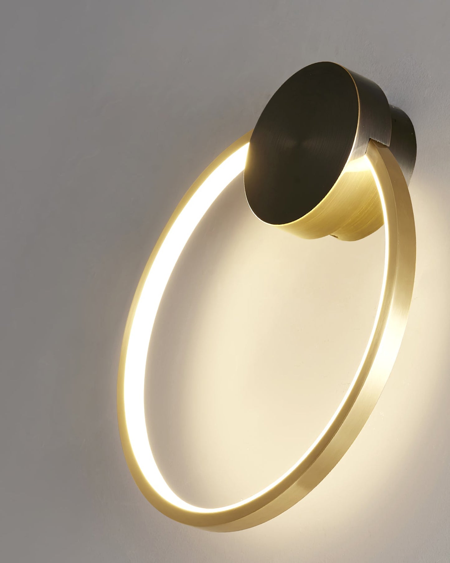 Norvo | GeoLight – Elegant geometrisk vegglampe for moderne rom
