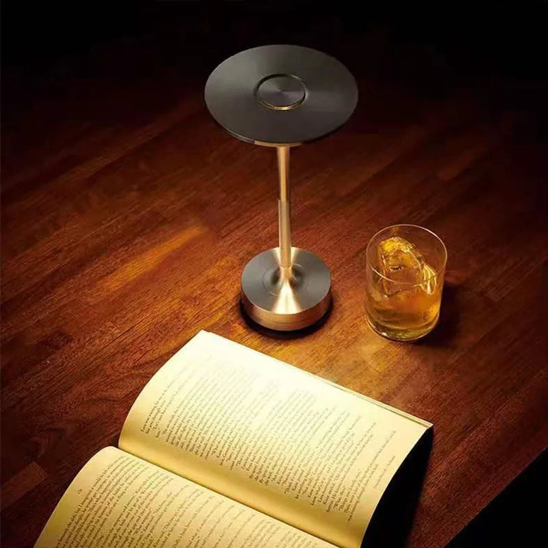 Dimmbar industriell stil bordlampe – justerbar LED-lampe for stue og kontor | Norvo