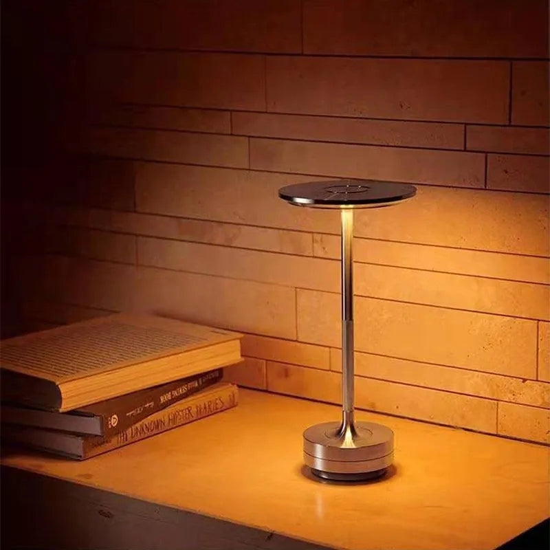 Dimmbar industriell stil bordlampe – justerbar LED-lampe for stue og kontor | Norvo