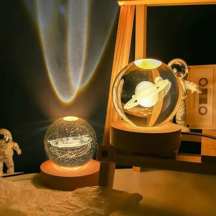 Solar-System Bordlampe – LED Lys med Planetdesign for Oppholdsrom | Norvo