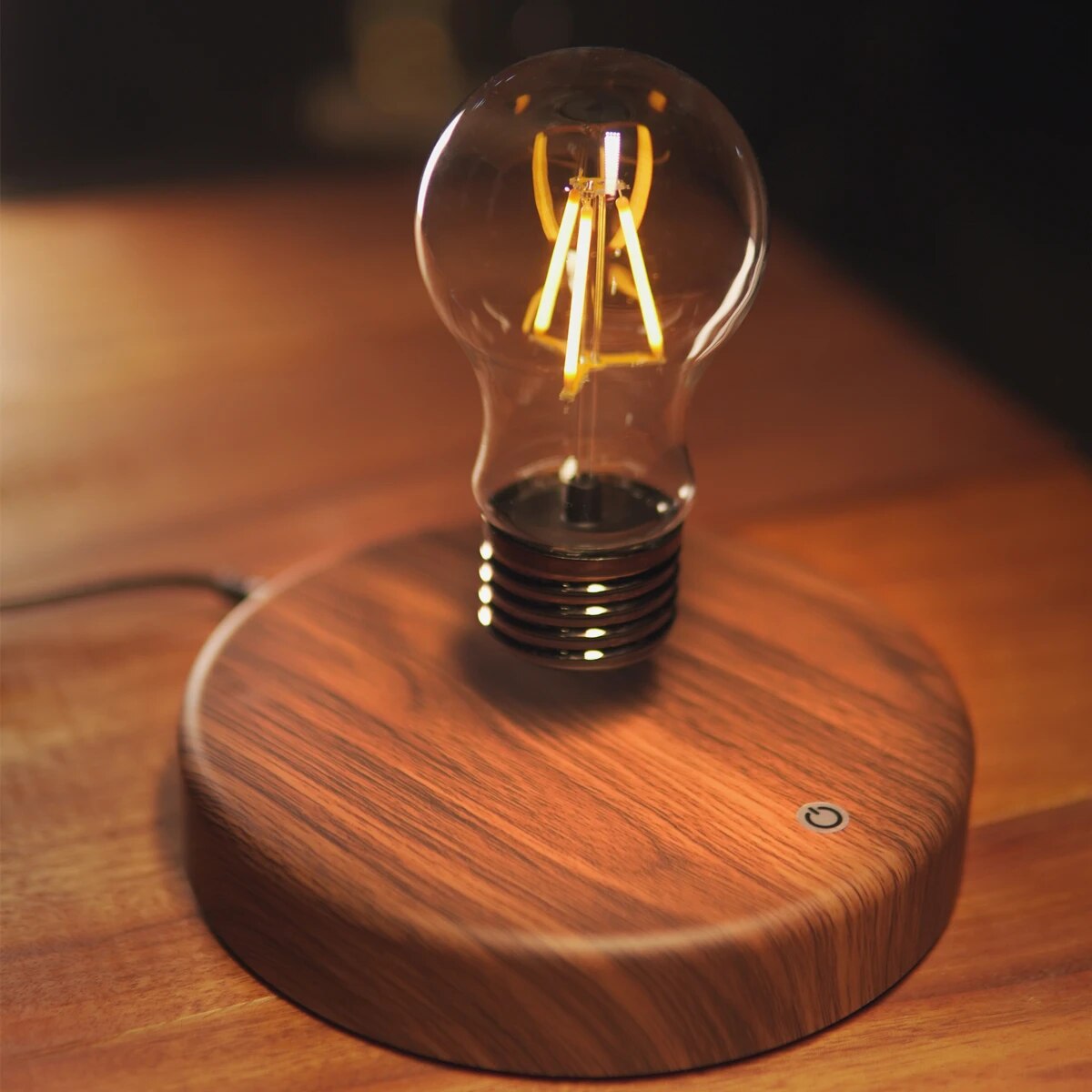 Norvo | Levion Flytende Tesla Lampe – Flytende Magnetisk LED Lys med Moderne Design