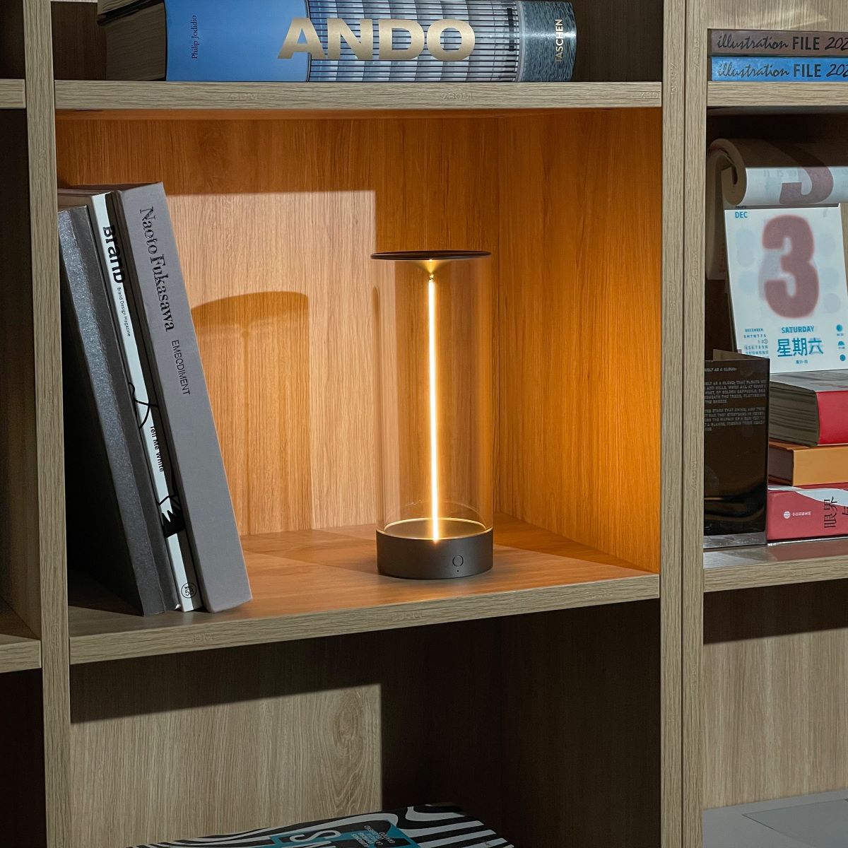 Norvo | GlowBright | Bærbar LED-lampe med trådløst design