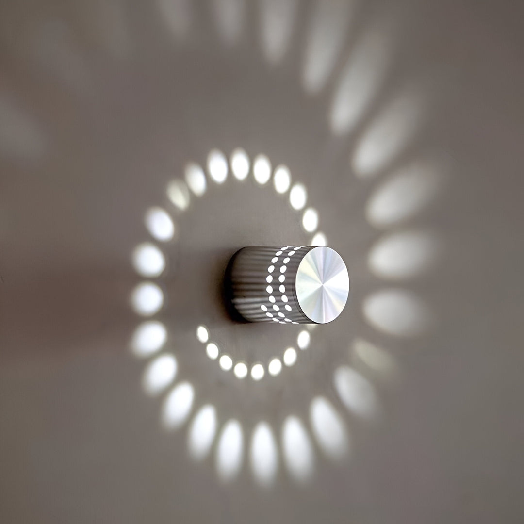 Norvo | LuminBlast LED Vegglampe – Fargerik Spiral Sylinder Vegglampe for Moderne Innendørs Belysning