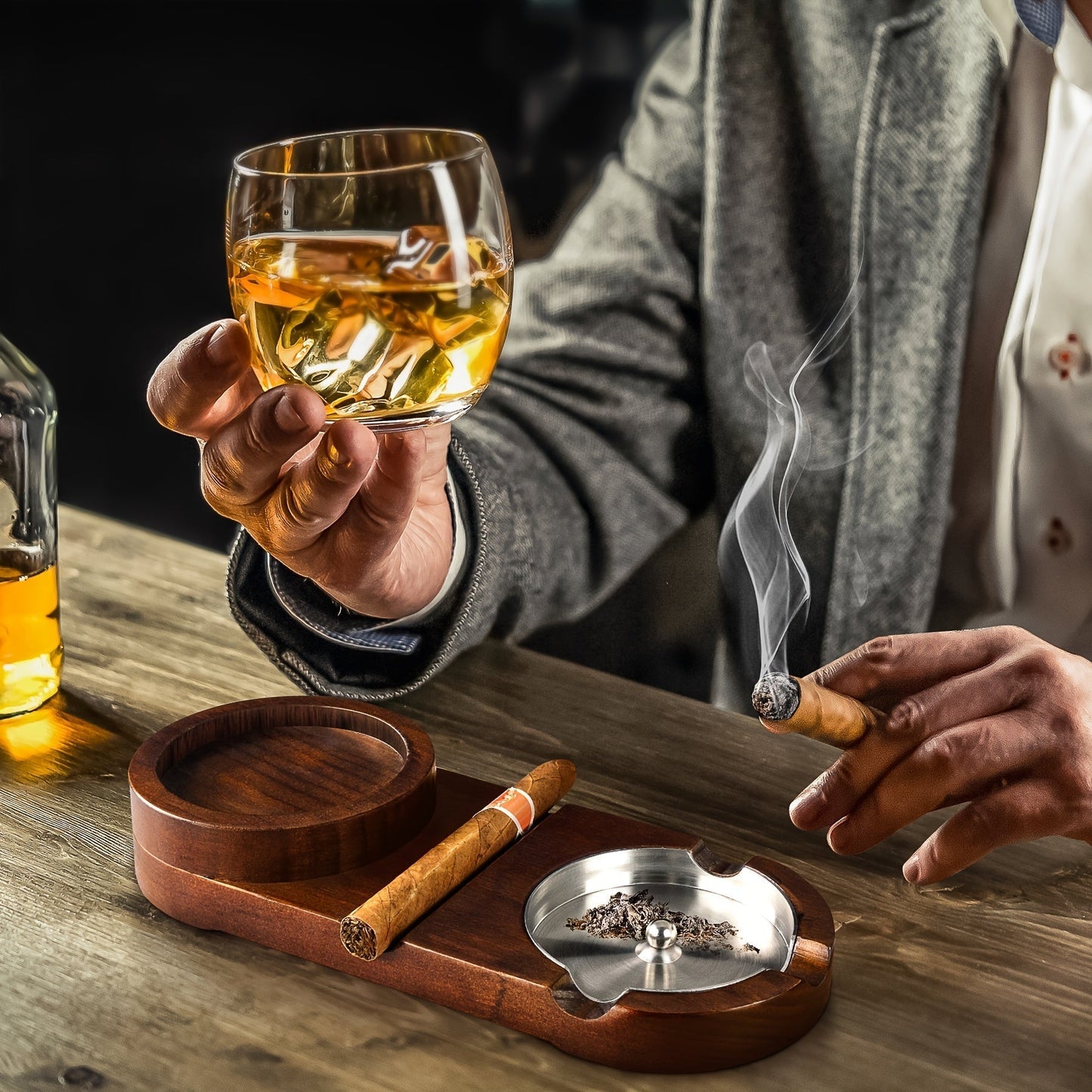 Norvo | CigarOak Askebeger med Whiskeyholder – Luksus Treskuff for Sigarelskere