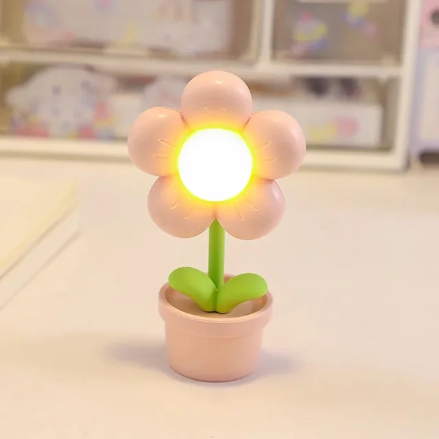 Norvo | BloomAura – Elegant Petite Blomsterbordlampe for Myk Belysning