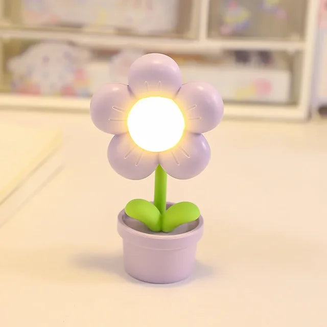 Norvo | BloomAura – Elegant Petite Blomsterbordlampe for Myk Belysning