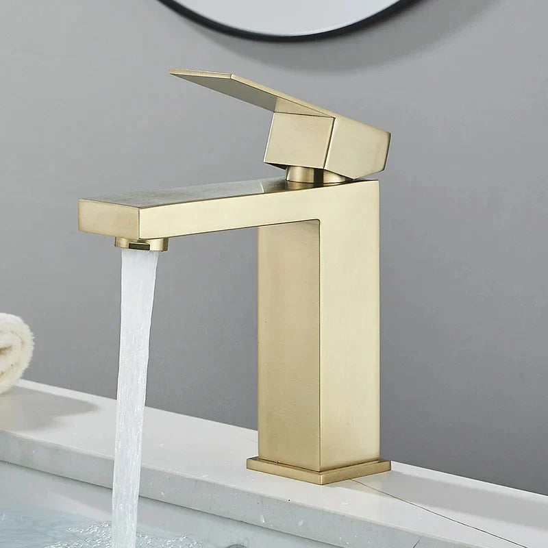 Norvo | Moderne Svart-Sølv Kran - for Luksus Bathtub Opplevelse