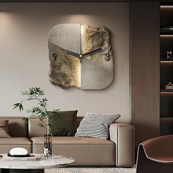 Norvo | Moderne Sandstein Veggklokke med 3D Relieff & Stille Kvarts Teknologi