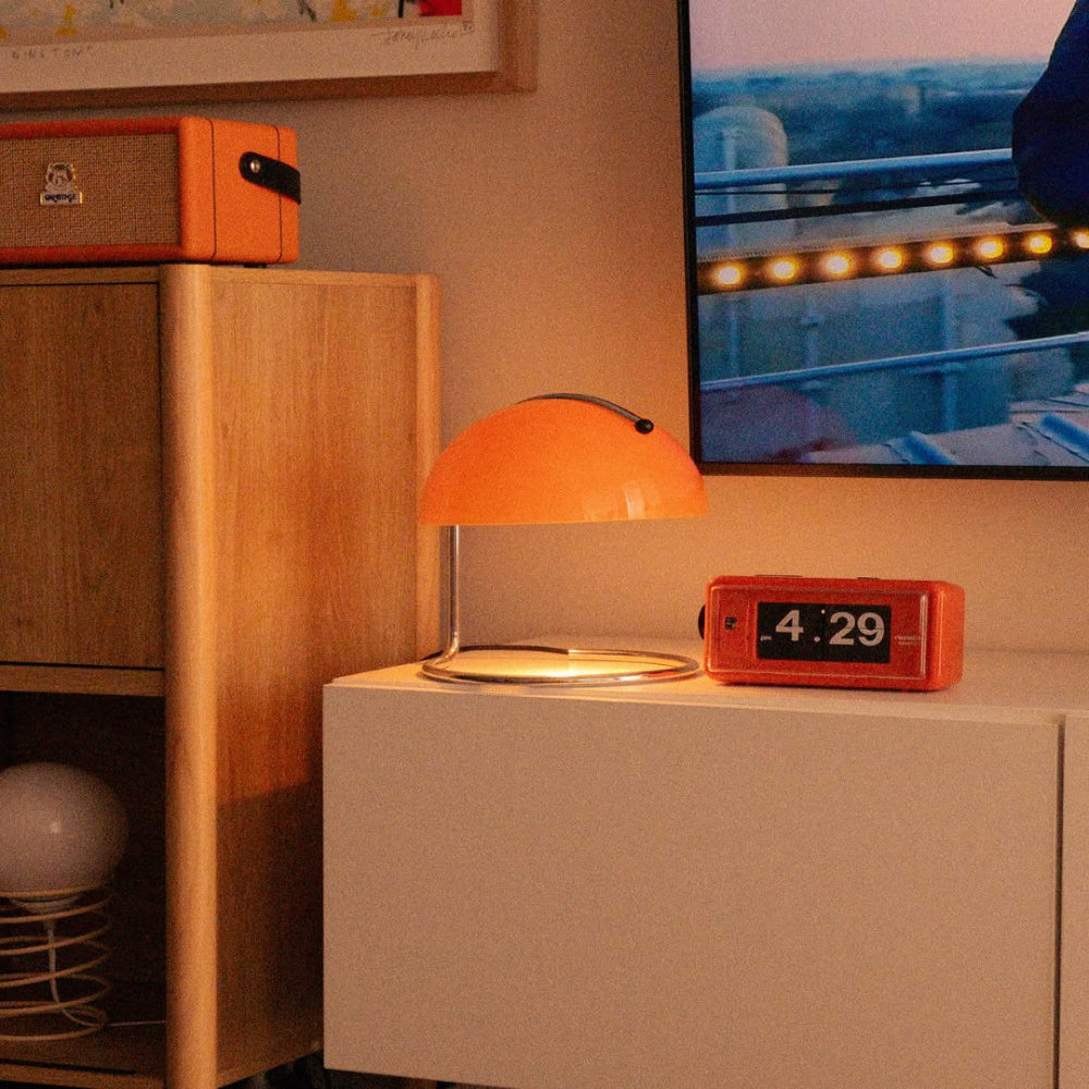 Norvo | Mid-Century Modern Skrivebordlampe – Retro Oransje Kuppeldesign med USB-strøm