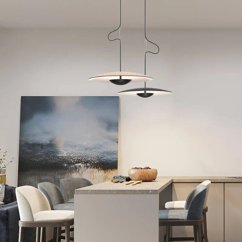 Moderne LED Pendellampe – Skandinavisk Design Laget av Tre og Metall | Norvo
