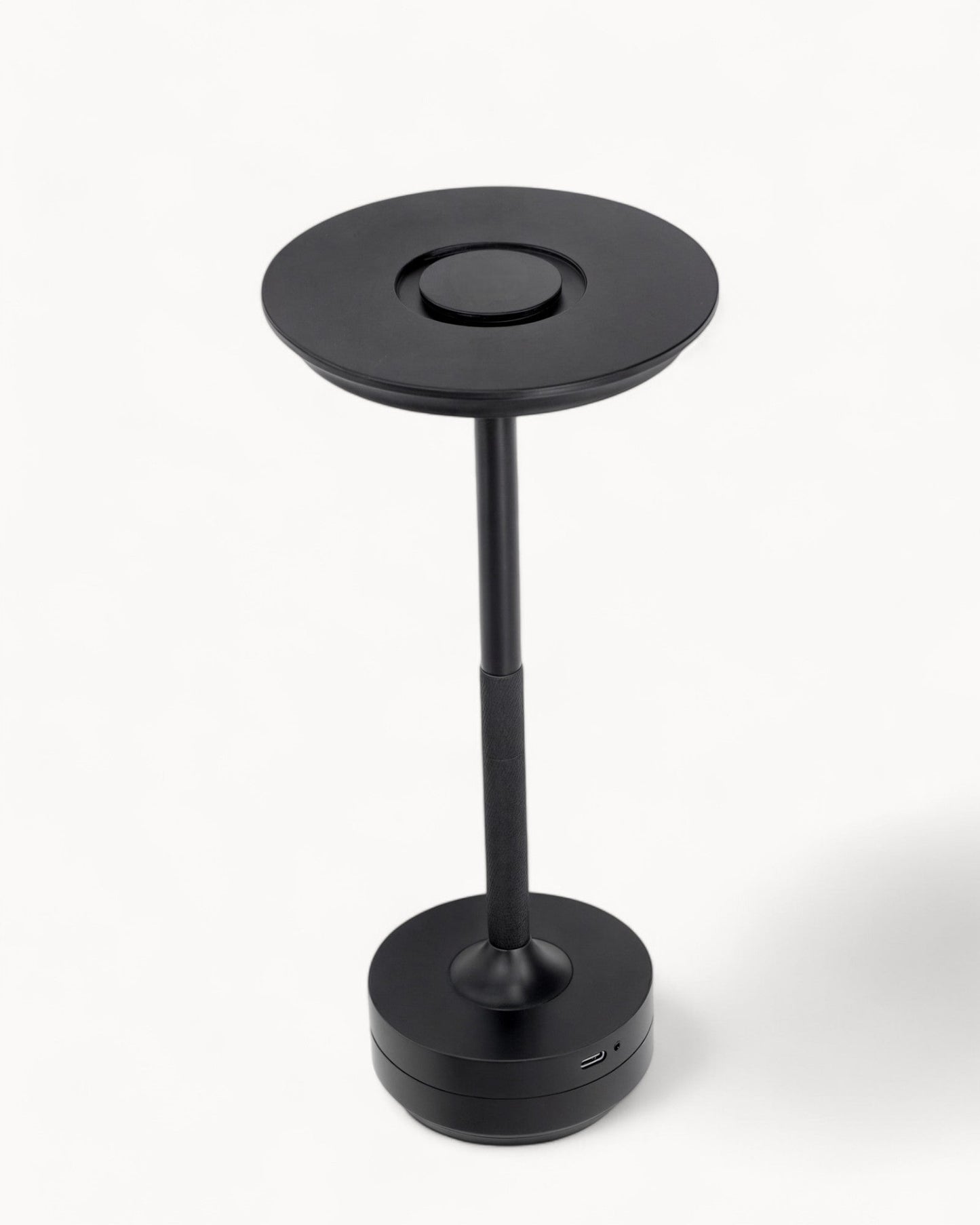 Norvo | NordicaLight Luxe Trådløs Bordlampe for Elegant Belysning