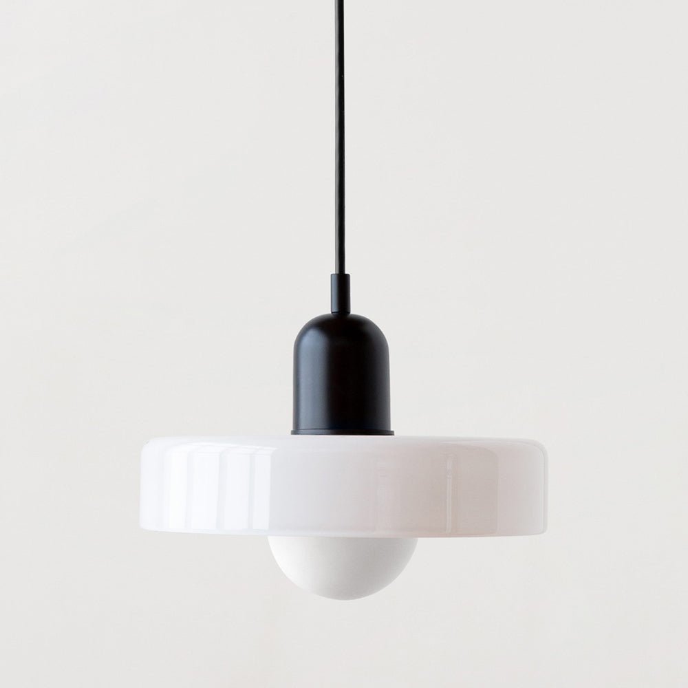 Norvo | Bauhaus Farget Glasspendellampe for Moderne Interiører
