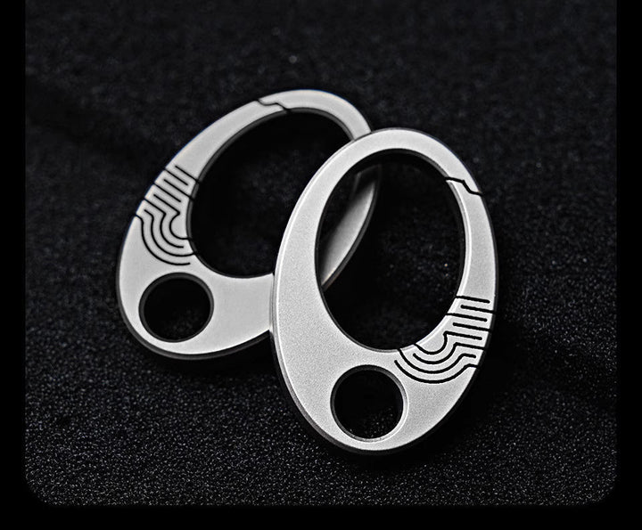 Norvo | Eksepsjonell Mini Ren Titan Nøkkelring: EDC Press-Lås Charm Verktøy