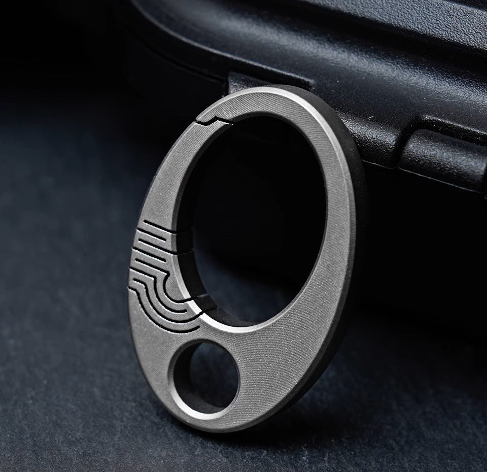 Norvo | Eksklusiv Mini Ren Titan Nøkkelring: EDC Press-Lock Charm Verktøy