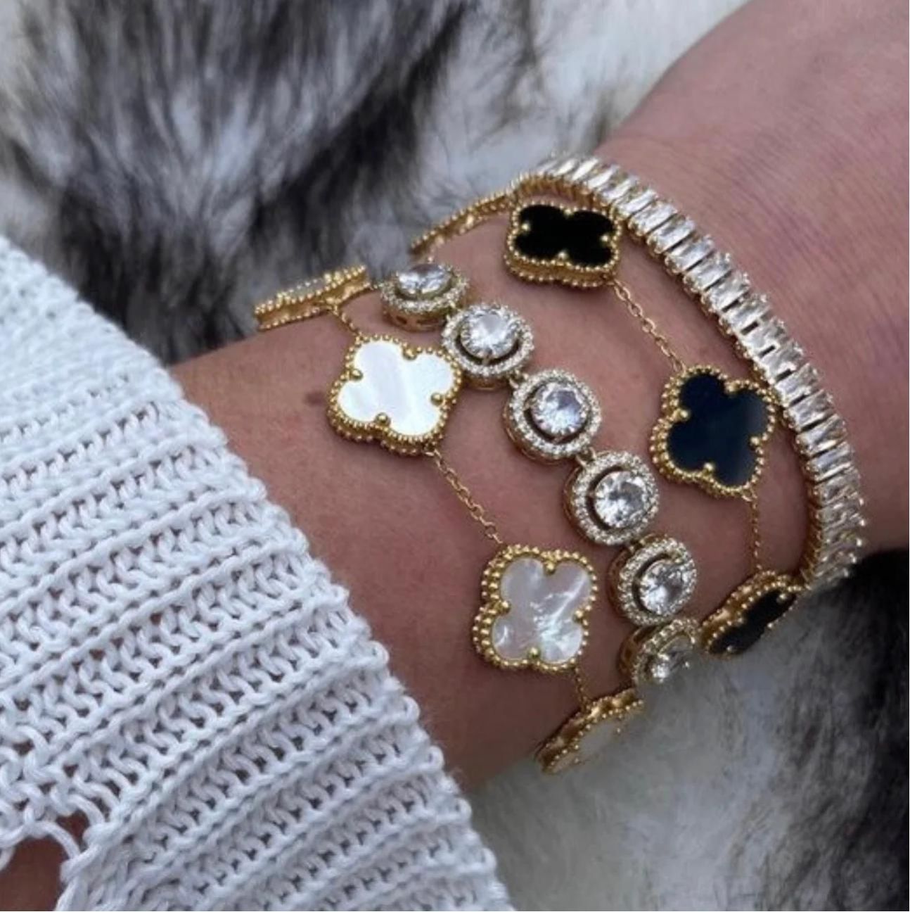 Norvo | Clover Luck Armbånd | Elegant og Hypoallergenisk | Justerbart