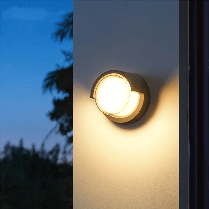 Norvo | Intelligent LED vegglampe med bevegelsessensor og værbestandig design