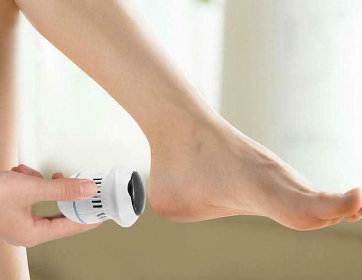 Norvo | Trådløs fotpleieenhet med vakuumfunksjon for glatte, velstelte føtter