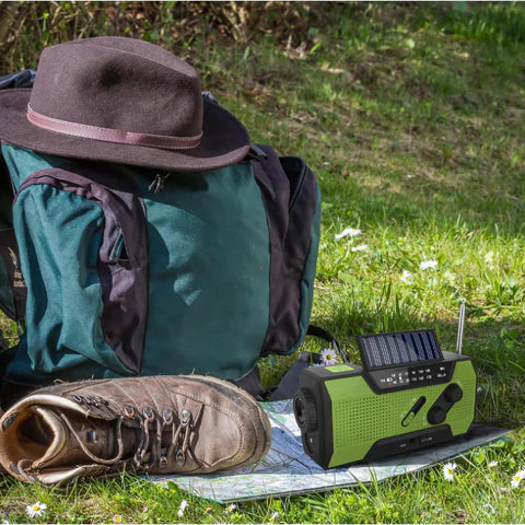 Norvo | Alt-i-ett nødradio | 4000mAh batteri, sol- og håndsvingladning for utendørs eventyr og nødforberedelse