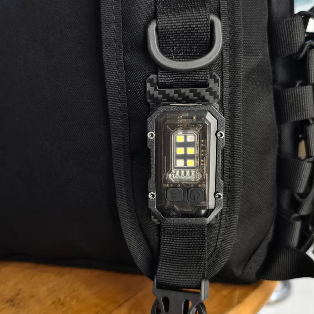 Norvo | Magnetisk LED lommelykt med bæreholder – Håndfri arbeidslys for utendørs og reparasjoner