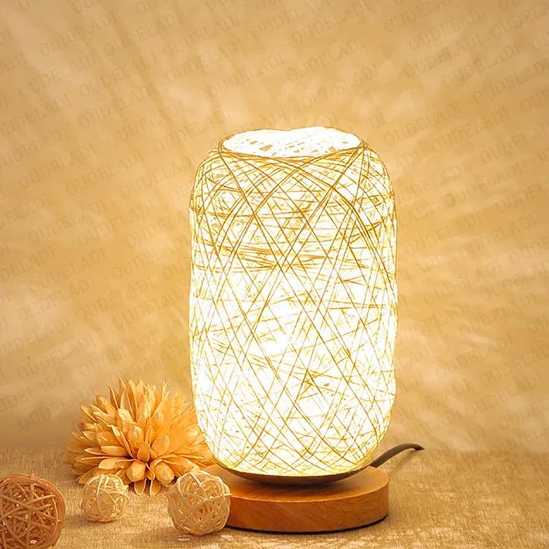 Norvo | WoodLuxe - Rattan-inspirert bordlampe