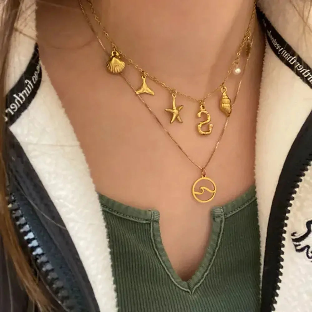 Norvo | Personliggjort Sommer Sjøskall Bokstav Initial Nesele