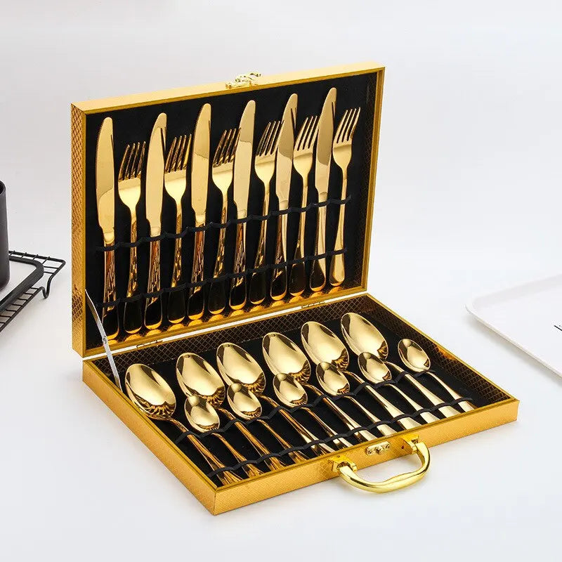 Norvo | Opulent Gold Besteickssett - Det elegante 24-delte gull- og sølvbesteikksettet