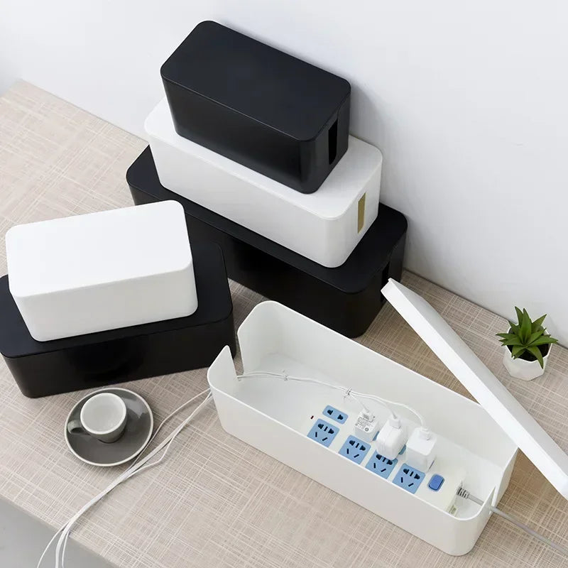 Norvo | Kabelux Kabelboks med lokk | 32×13×12 cm | Stikkontakt & Lading Kabel Organizer | Støvbeskyttelse for Strømforsyninger & Rutere