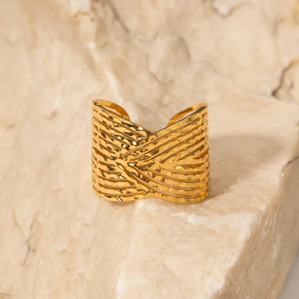 Norvo | 18k Elegant Bred Triangulær Koblingsring