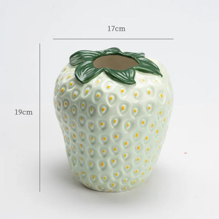 Norvo | Ugly Strawberry Vase
