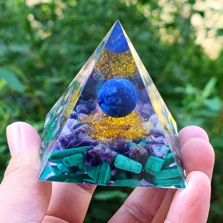 Norvo | Orgonitt-pyramide helbredelse krystaller energigenerator med ametyst pendel - Reiki chakra meditasjonsverktøy og romdekor