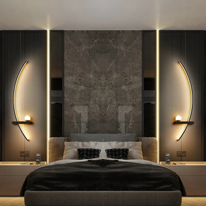 Norvo | Contemporary Edge Vegglampe – Svart & Gull Innendørs/Utvendørs Belysning for Moderne Rom