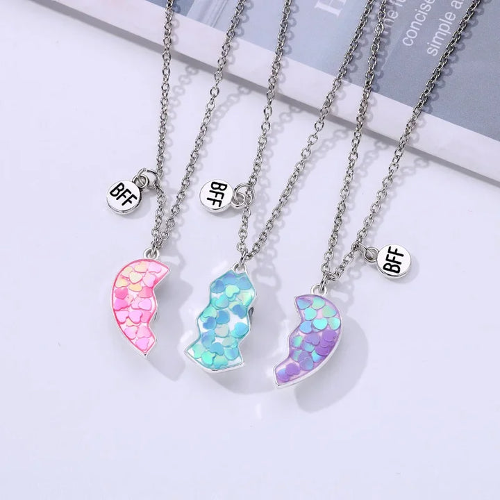 Norvo | Magnetic Peach Broken Heart Necklace