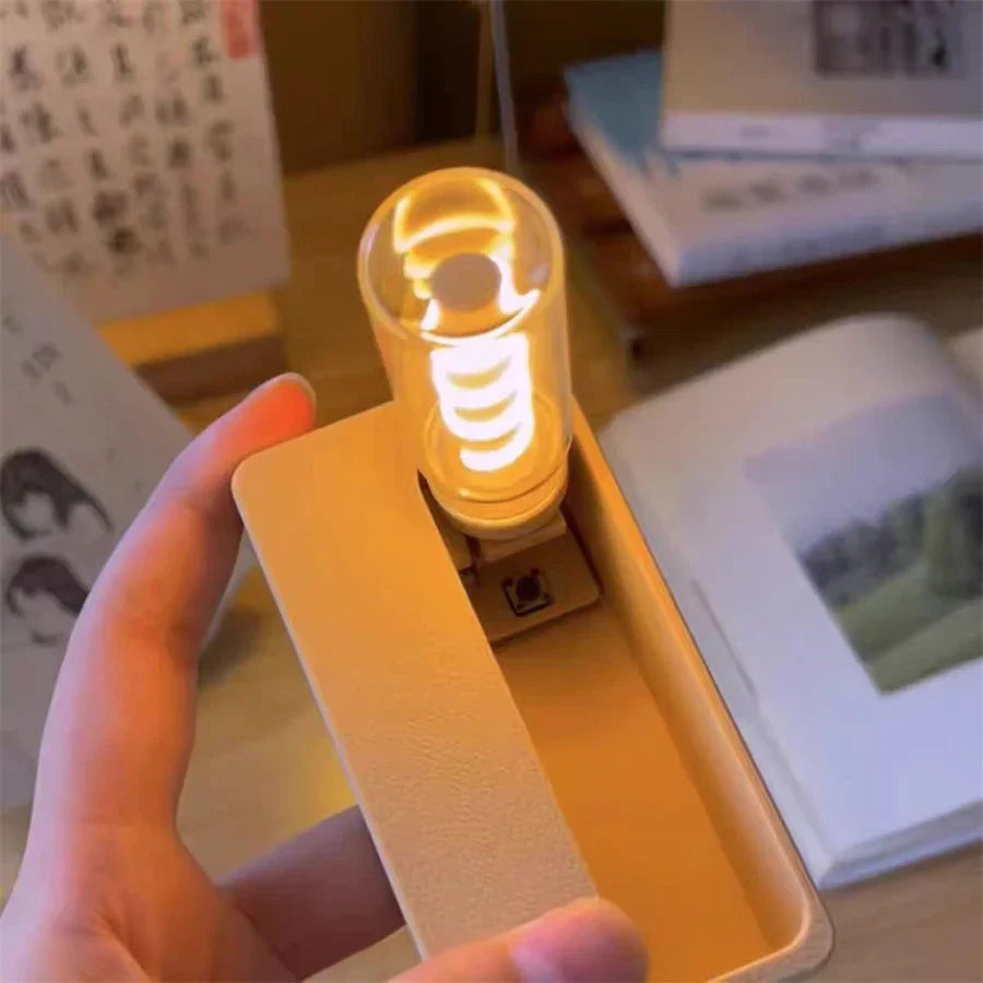 Norvo | Mekanisk Flip Oppladbar Nattlampe