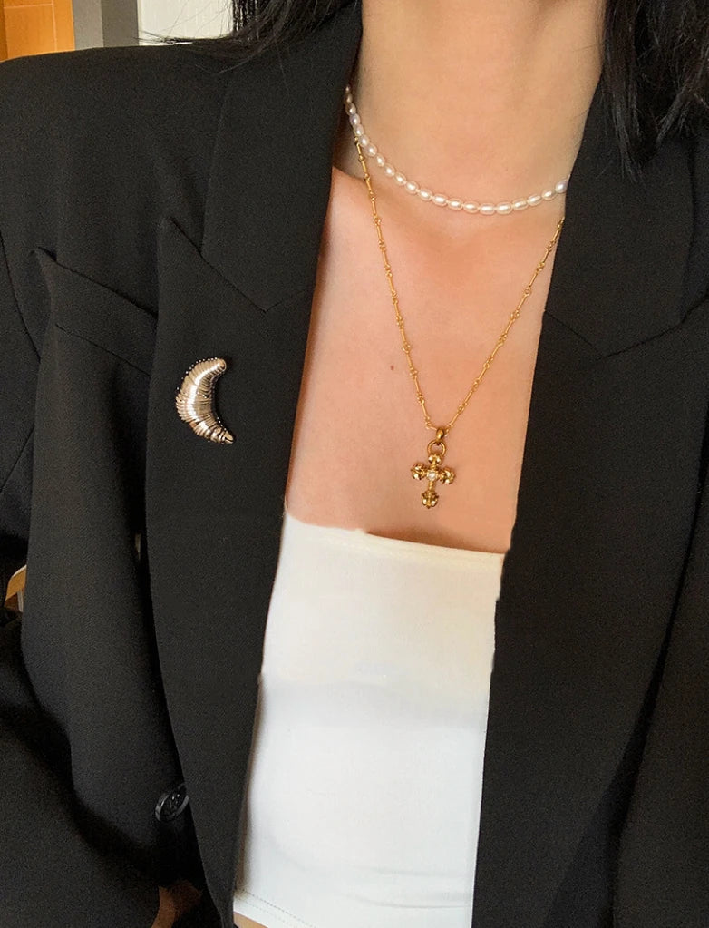 Norvo | Klassisk Croissant Accent Brosje