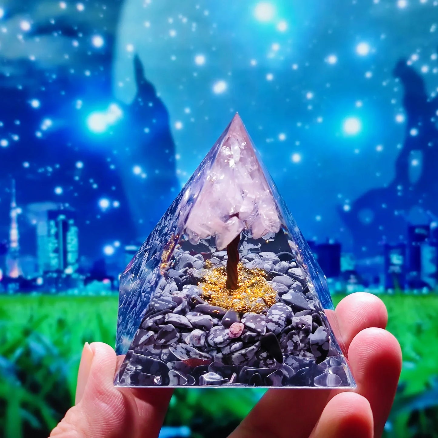 Norvo | Orgonitt-pyramide helbredelse krystaller energigenerator med ametyst pendel - Reiki chakra meditasjonsverktøy og romdekor