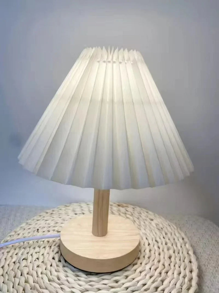 Norvo | Sammenleggbar Plissebordlampe - Stilfull Sammenleggbar LED Bordlampe for Unik Interiørdesign
