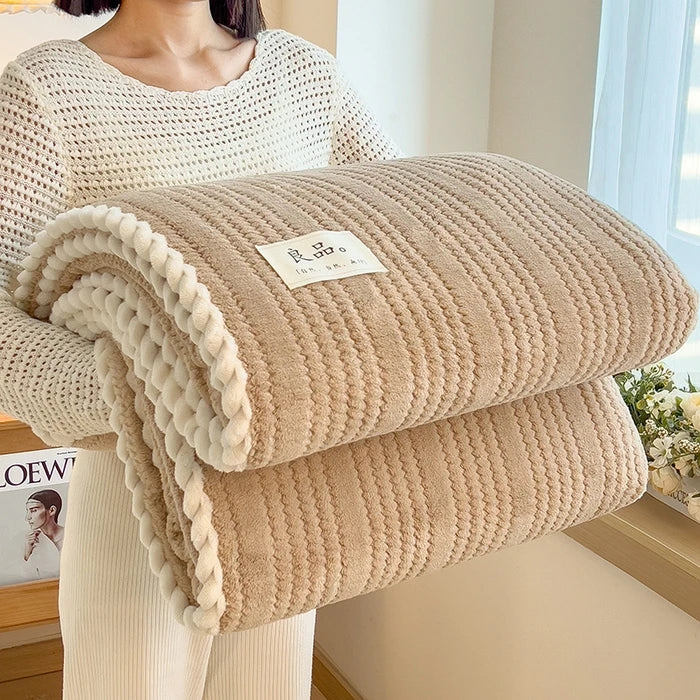 Norvo | Kastepledd WarmHug | Plysj Flanell | Rutete Design | Til Sofas & Senger | Fire Sesonger