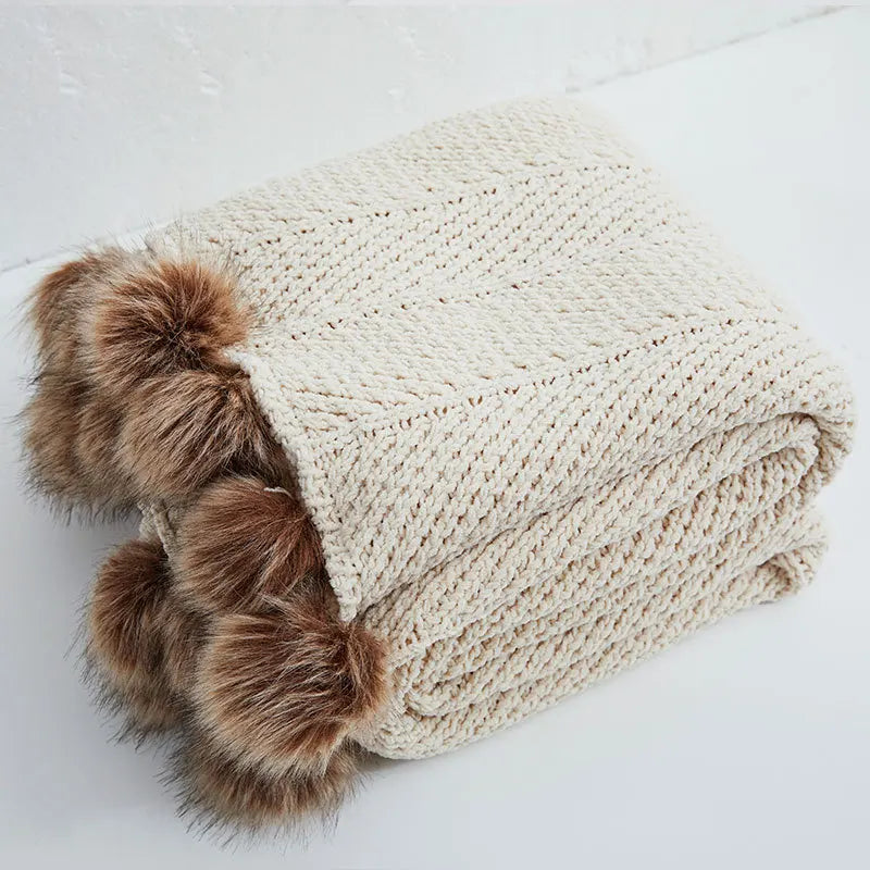 HeartCozy Blanket – Luxe Chenille Blanket with Heart Fringes Norvo