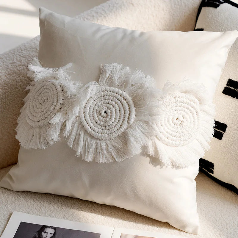 Norvo | Luksus brodert dekorativ pute med hesteprint for sofa og stue