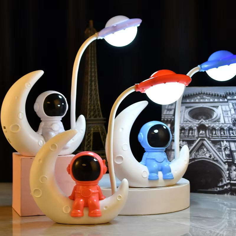 Norvo | Astronaut Moon Nattlampe LED Bordlampe for Soveromsinnredning og Gaver