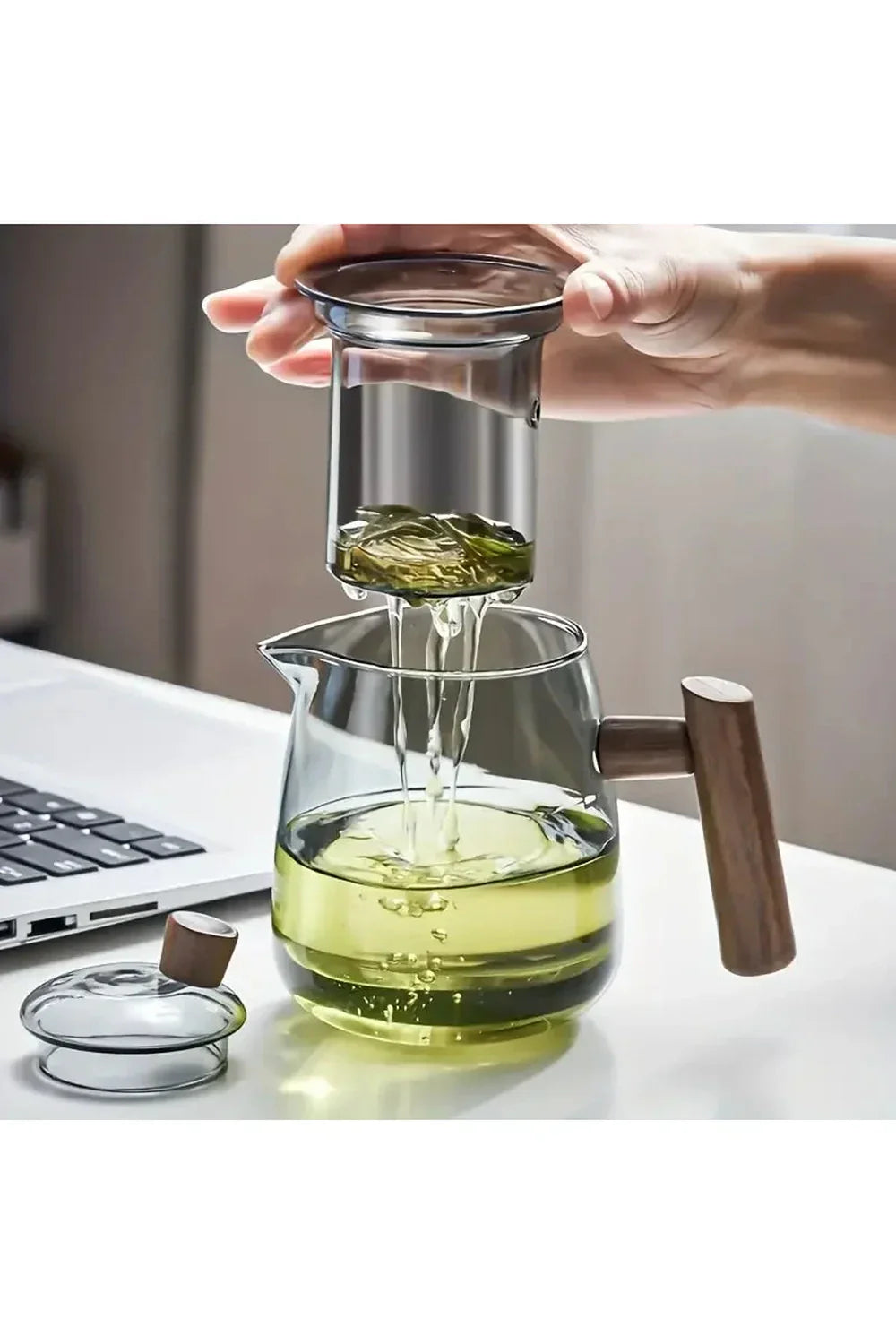 Norvo | Glass Kanne med Trehåndtak